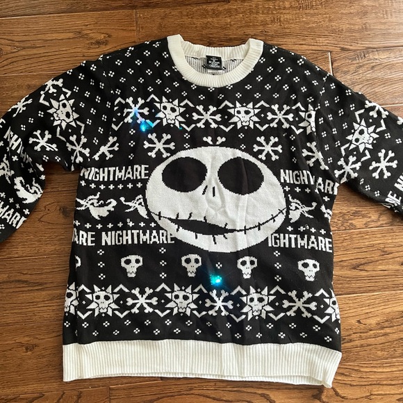 Lights Up! 💡 Nightmare Before Christmas Sweater - Picture 4 of 5